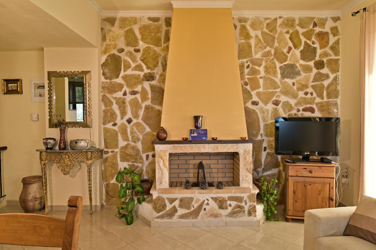 Olive Farm Villa Agia Marina Екстериор снимка